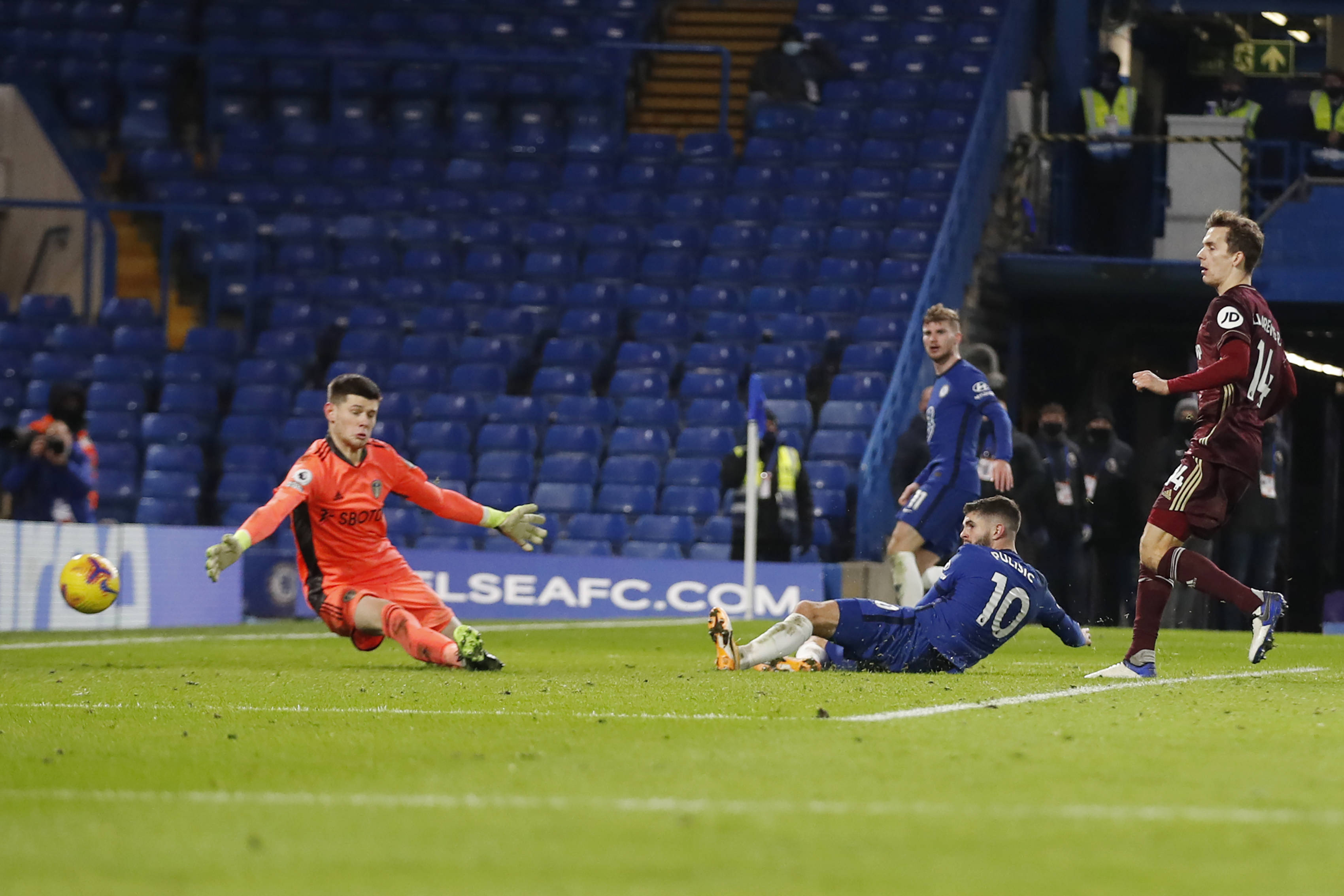 背景下做出 背景下做出